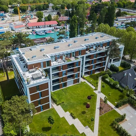 Apartment Mf Port Azur Wellness Siófok