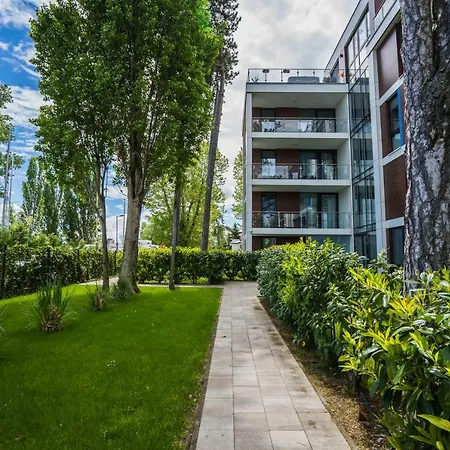 Mf Port Azur Wellness Apartman *