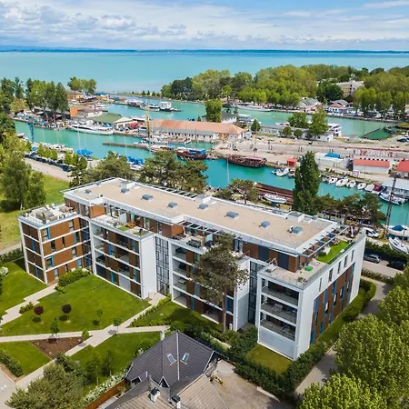 Mf Port Azur Wellness * Siófok